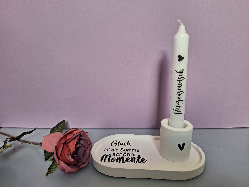 teller_mit_kerzenstaender.jpg teller_mit_kerzenstaender.jpg