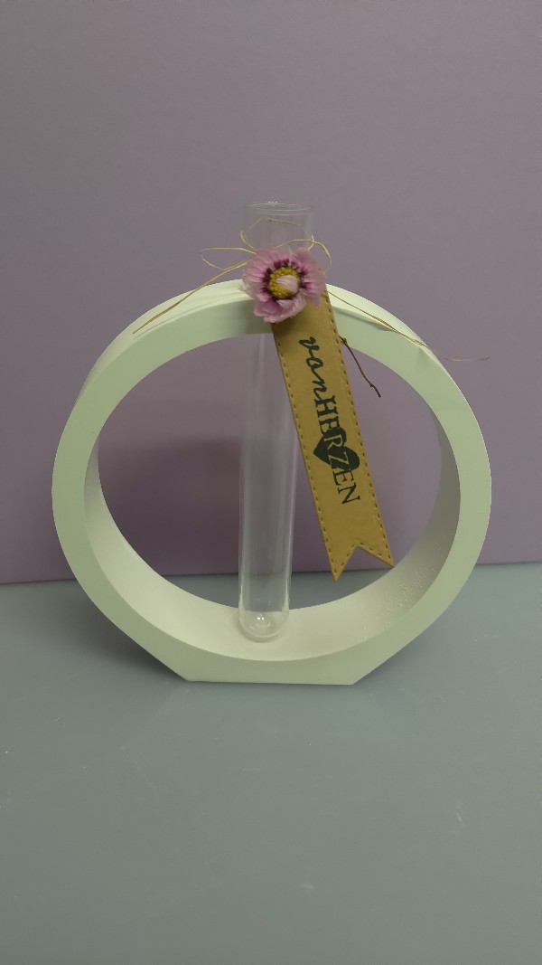 vase_oval.jpg vase_oval.jpg